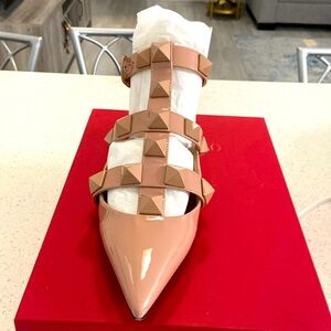 Valentino Roman Stud flats